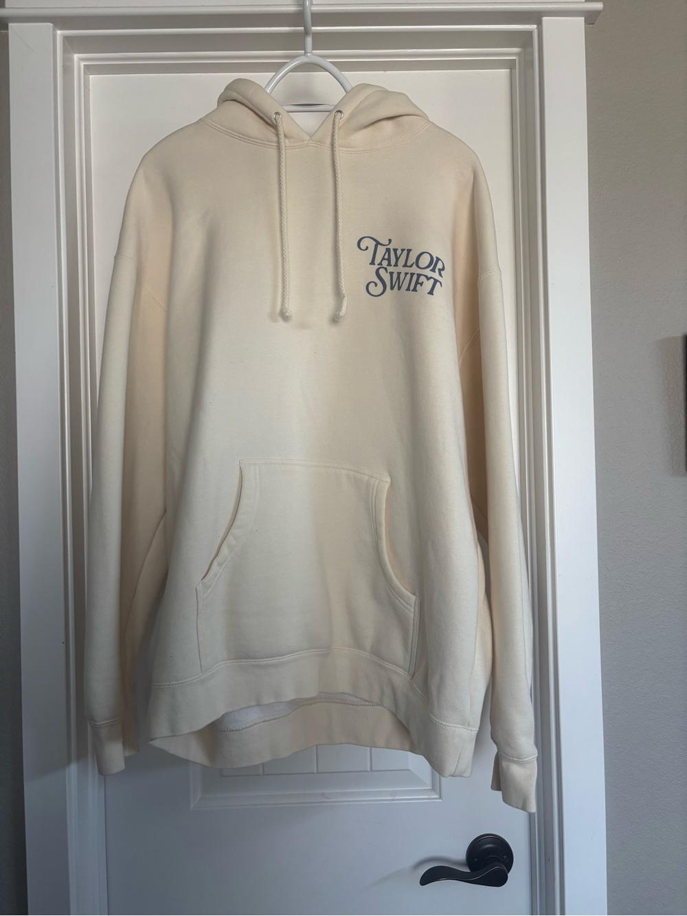 EUC - Taylor Swift 1989 ‘Style’ Hoodie — cream — size XL